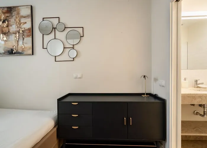 Akicity Saldanha White アパート *