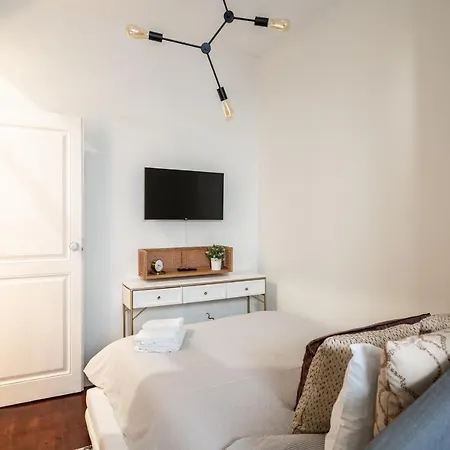 Akicity Saldanha White Lisbon