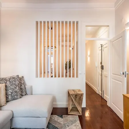 Apartment Akicity Saldanha White Lisbon