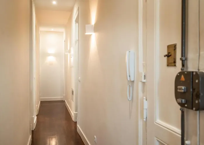 شقة Akicity Saldanha White *