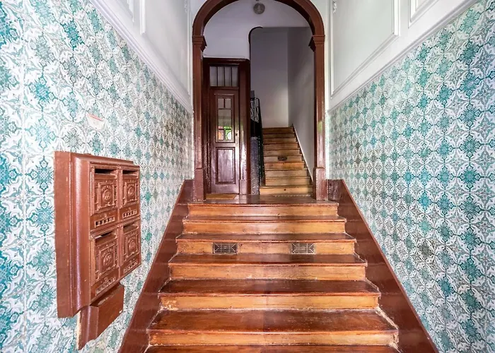 Akicity Saldanha White * Lisboa