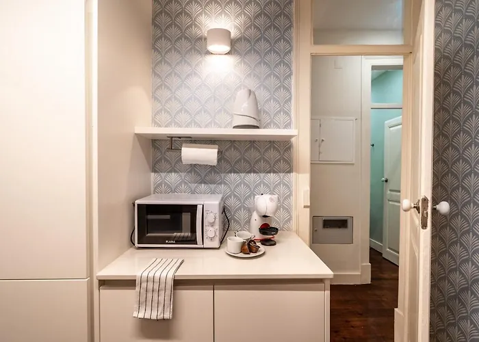 Akicity Saldanha White شقة *